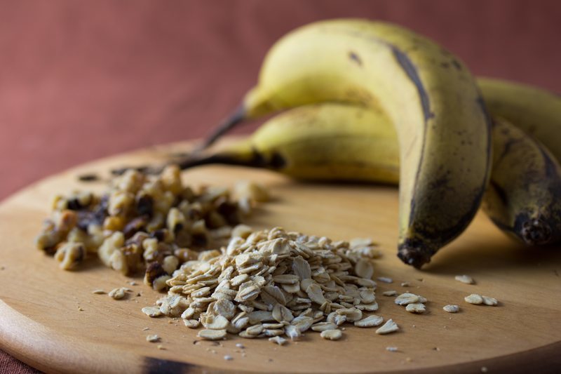 Bananas, walnuts and oats