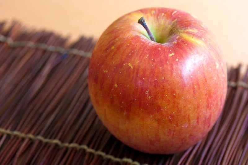 Delightful Guide to Pink Lady Apples: Crisp, and Sweet 🍎