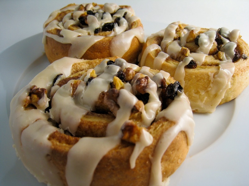 Easy Breakfast Vegan Cinnamon Rolls - Bake Angel