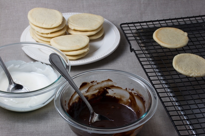 Vegan black and white cookies, ready to ice